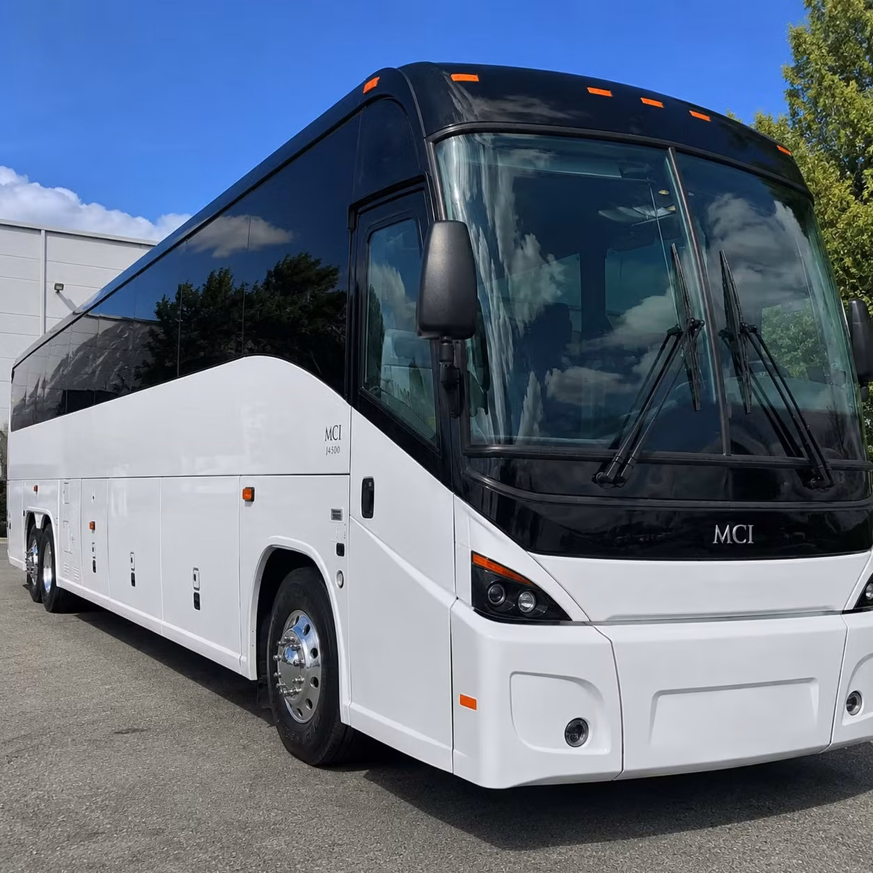 construction site and worksite crew shuttles serving mount pleasant projects
