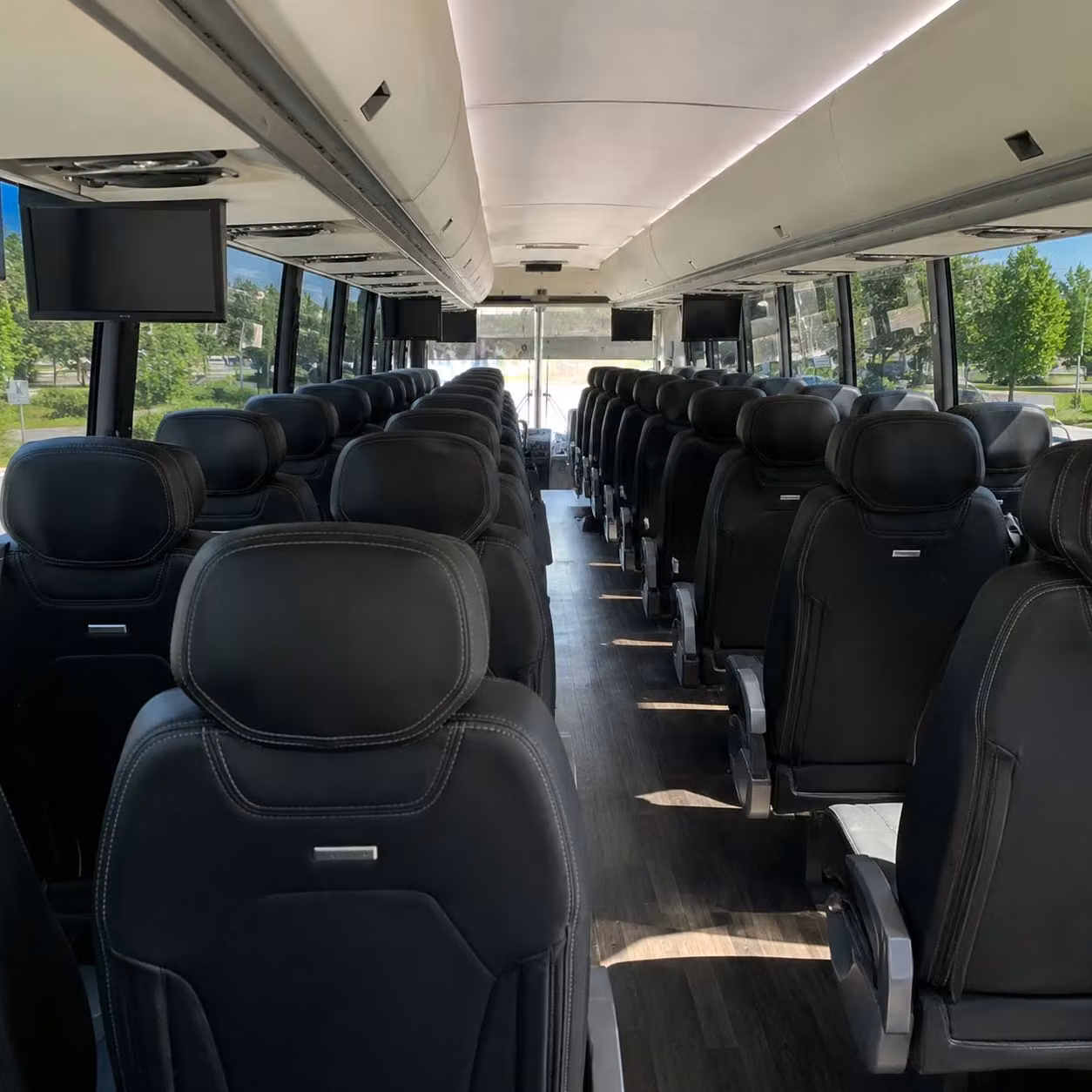 multi day charter bus rentals for mount pleasant groups with big plans