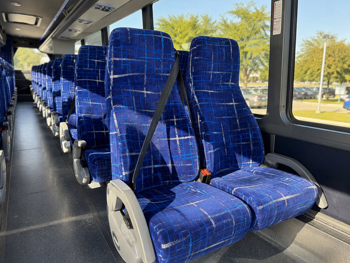 shuttle guests between mount pleasant hotels and your wedding venue without the stress